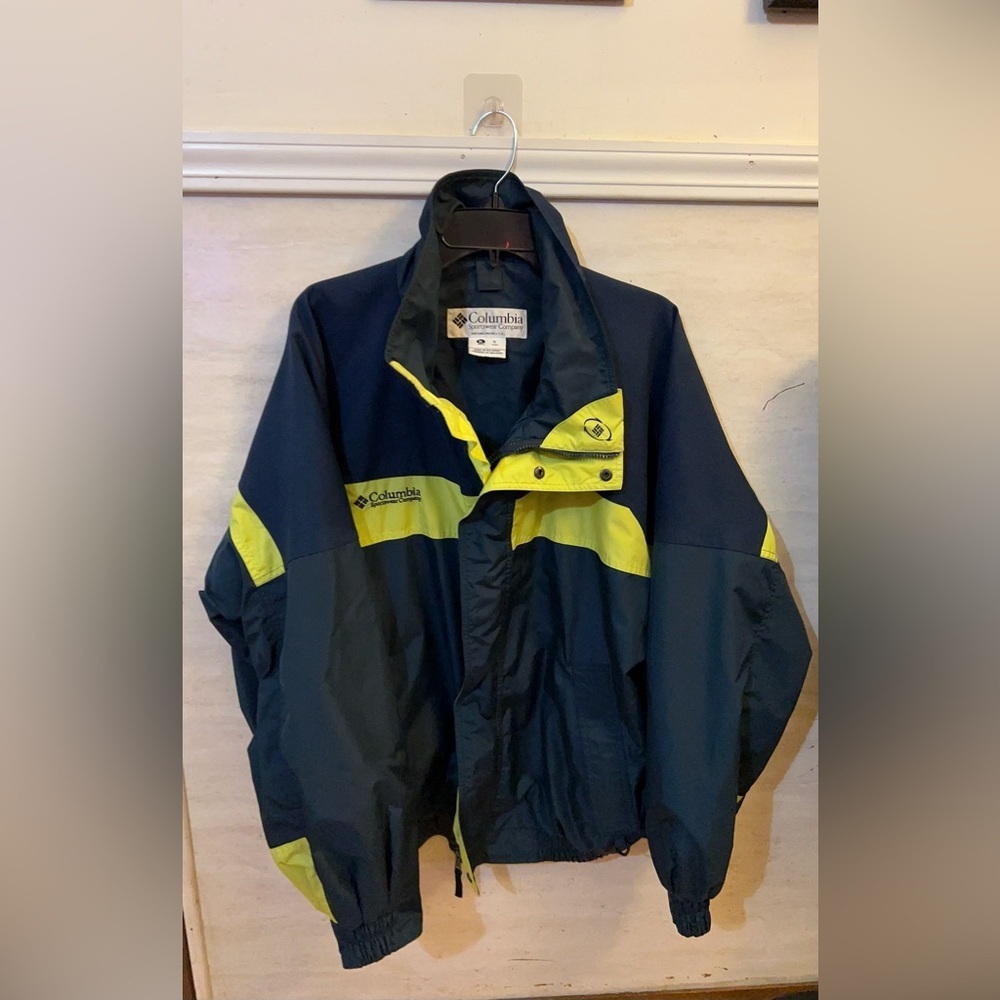 Vintage Columbia Bugaboo Men's Navy and Yellow Colorway Jacket